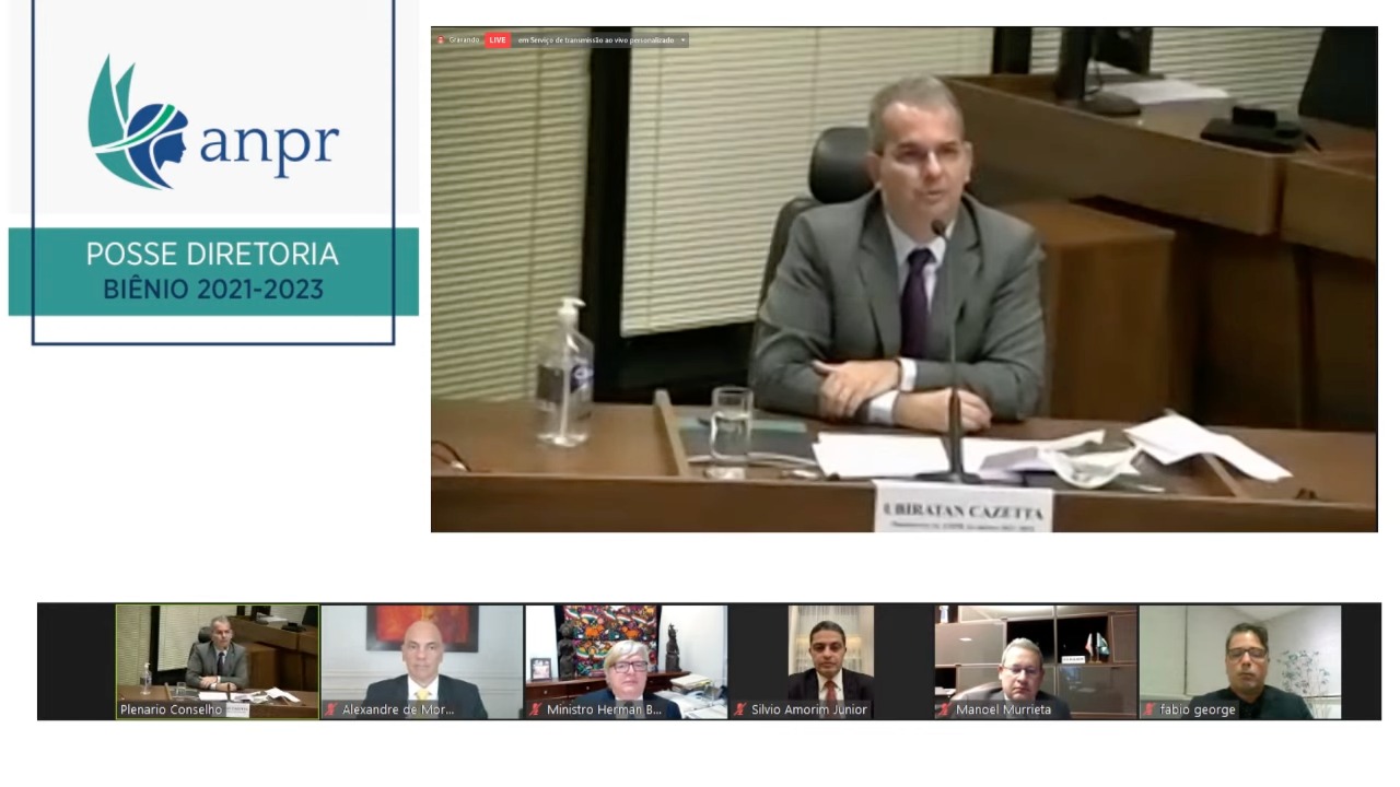 Diretoria e delegados para o biênio 2021-2023 são empossados em solenidade