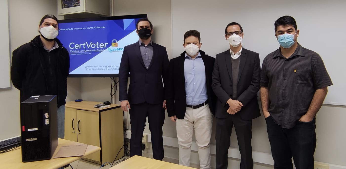 Lista Tríplice: ANPR participa de lacração da sala cofre na UFSC 