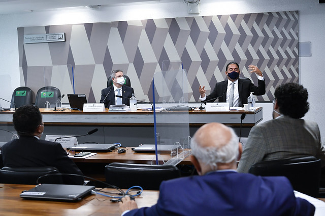 Senadores debatem Lei de Improbidade na CCJ