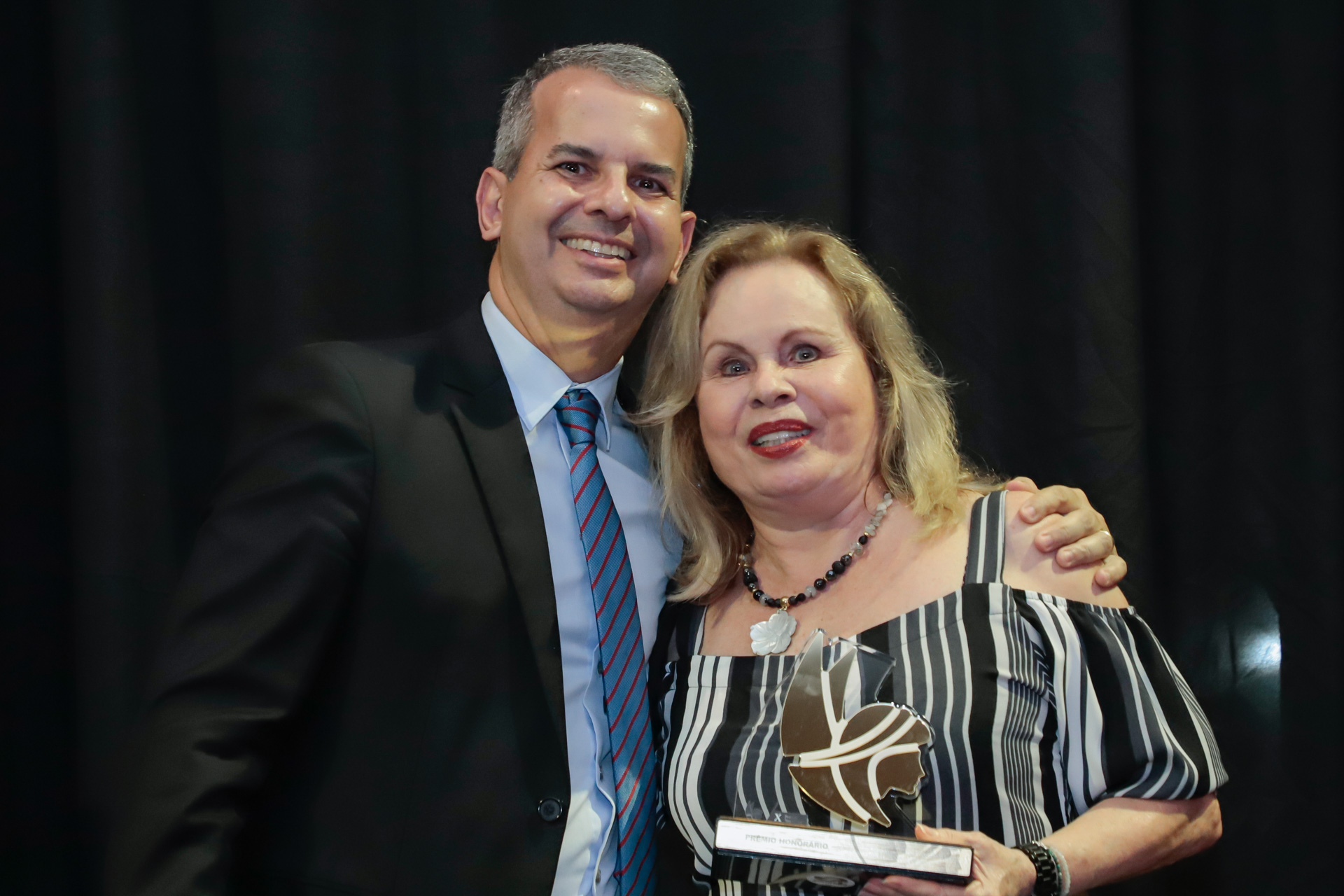 X Prêmio República: Deborah Duprat e Sandra Cureau são homenageadas com o Prêmio Honorário