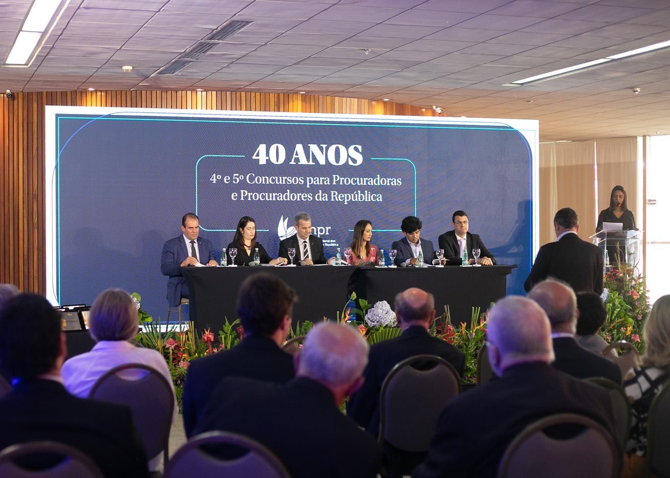 Em cerimônia, ANPR homenageia membros por 40 anos de concurso