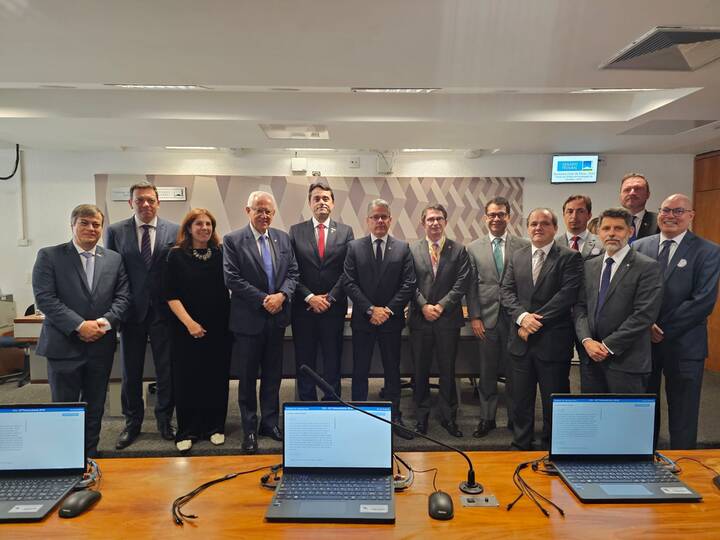 Diretor de Assuntos Legislativos reúne-se com relator do PL Antifacção e acompanha debate no Senado