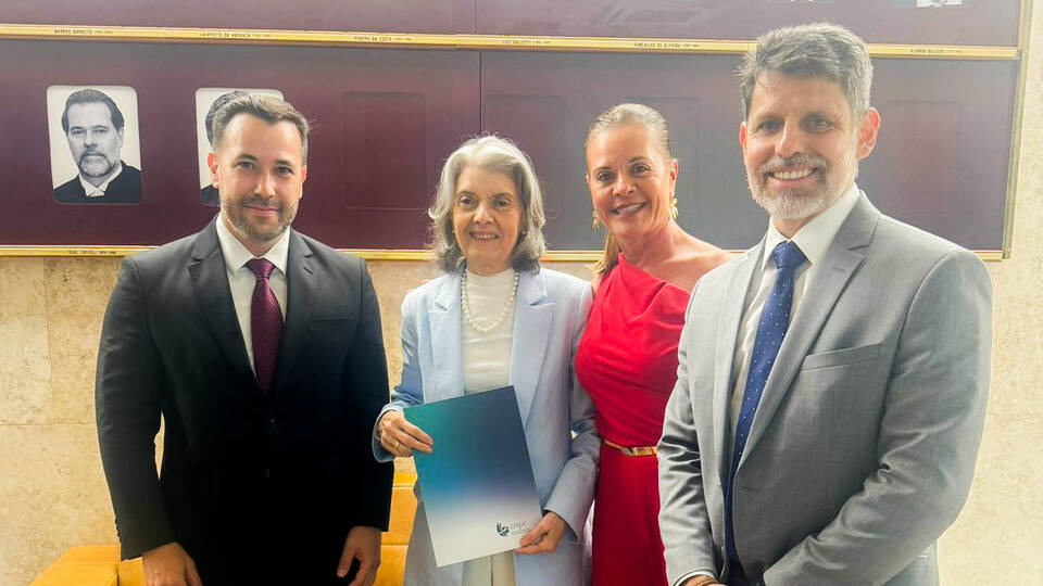 Ministra Cármen Lúcia recebe ANPR