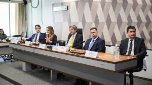 0407-ccj-senado-site.jpg_original